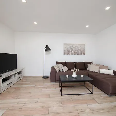 Marconi Tatil Evi Potpićan